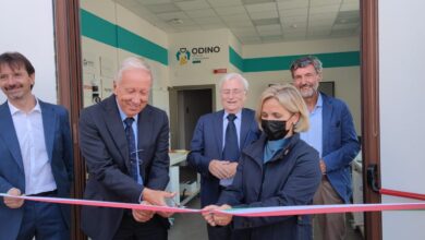 Presenti all'inaugurazione, da destra: Farinelli, Fiorini, Mazzucco, Guaraldo, Favretto
