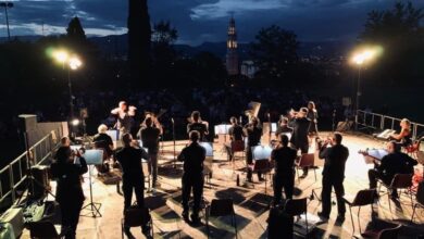la Jazzset orchestra durante un'esibizione a Villa Spinola