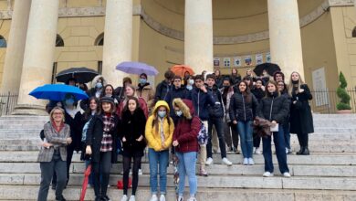 L'assessore Briani assieme agli studenti coinvolti nel progetto di interscambio internazionale
