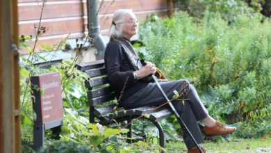 Un'anziana affetta da demenza