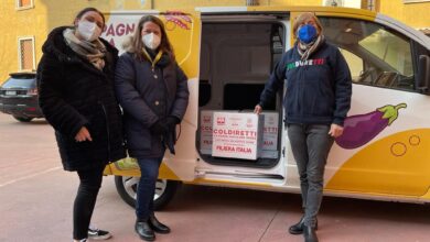 Gli operatori di Campagna Amica al via con la consegna dei pacchi