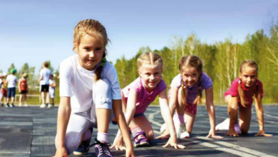 Bambini mentre svolgono attività fisica